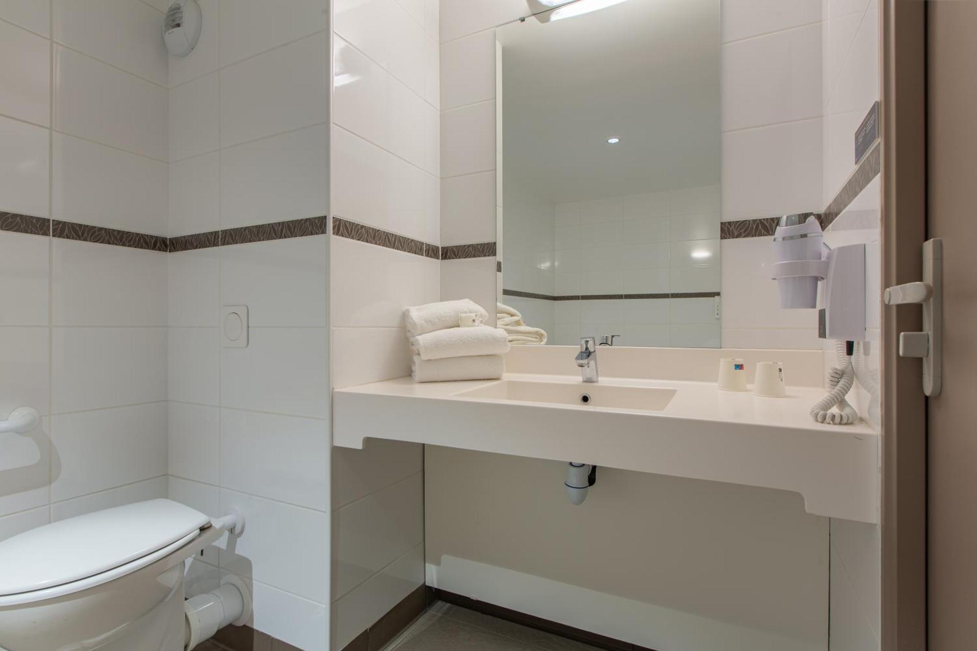 Ace Hotel Le Mans Saint-Saturnin  Ngoại thất bức ảnh